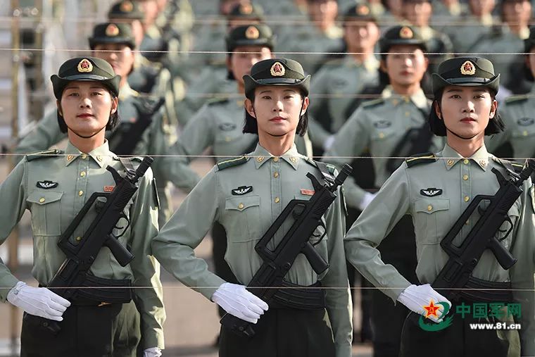 三军女兵图片高清，展现新时代巾帼英雄的风采，新时代巾帼英雄风采，三军女兵高清图片展示