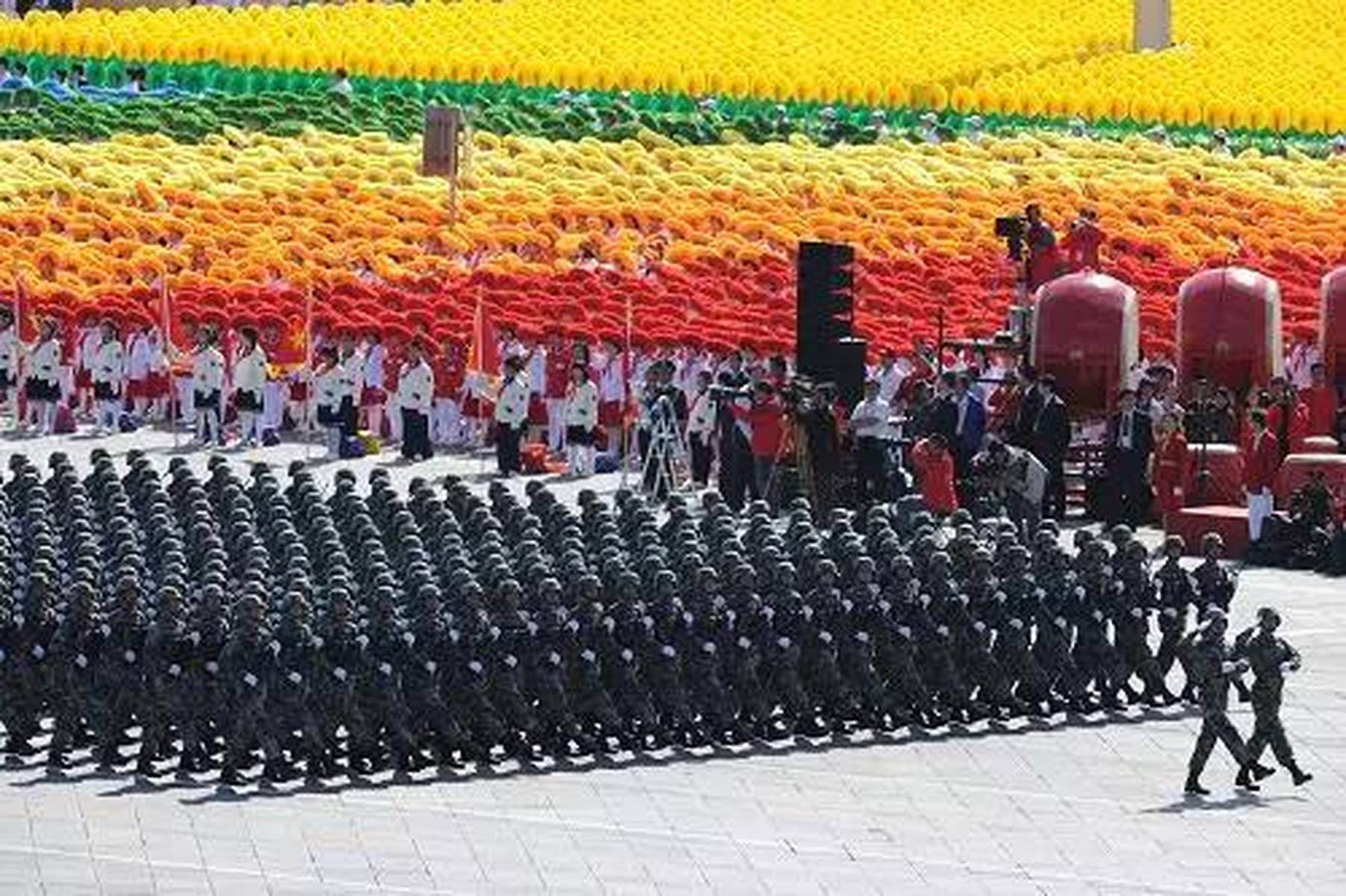 国庆阅兵方队介绍词——荣耀与力量的展现，国庆阅兵方队介绍词——荣耀与力量的盛大展示