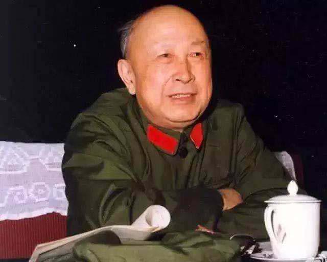 揭秘两弹一星背后的伟大人物，原子弹之父的传奇人生，揭秘两弹一星背后的传奇人物，原子弹之父的辉煌人生