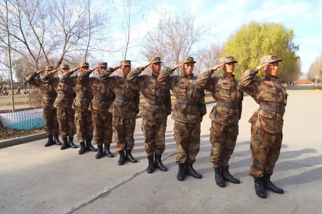 新兵训练迷彩服照片，青春、挑战与成长的见证，新兵训练迷彩服照，青春、挑战与成长的印记