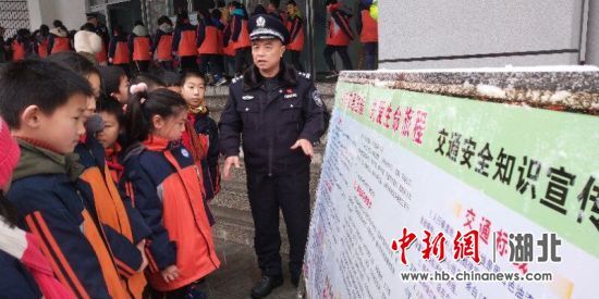 今天发生的重大新闻,10月1日的历史性时刻,10月1日历史性时刻,今日重大新闻回顾