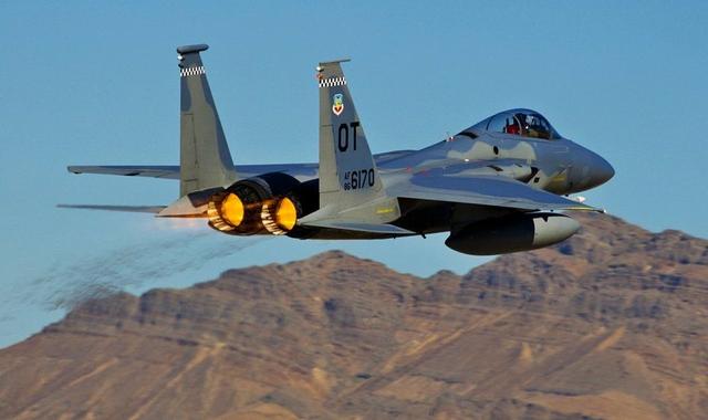 鹘鹰战机上的鹰,空中霸主的新篇章,鹘鹰战机展翅高飞,空中霸主新篇章开启