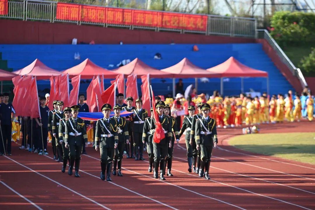 国庆阅兵方队中的大外人身影，多元融合的力量展现，国庆阅兵多元融合力量展现，大外人身影闪耀方队中