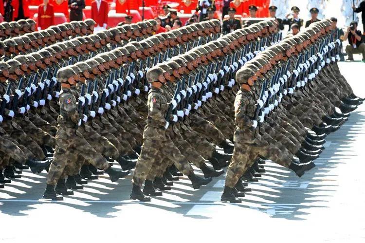 港澳评价阅兵，彰显国家力量与民族精神的壮丽仪式，港澳阅兵评价，彰显国家力量与民族精神的盛大仪式