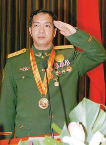 丁晓兵事迹简介，一位英勇无畏的军人楷模，丁晓兵英勇事迹，军人楷模的光辉历程
