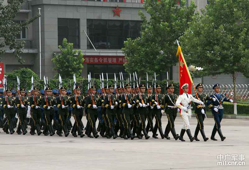 走进阅兵村,三军仪仗队的荣耀与使命,阅兵村内的荣耀与使命,三军仪仗队的辉煌瞬间