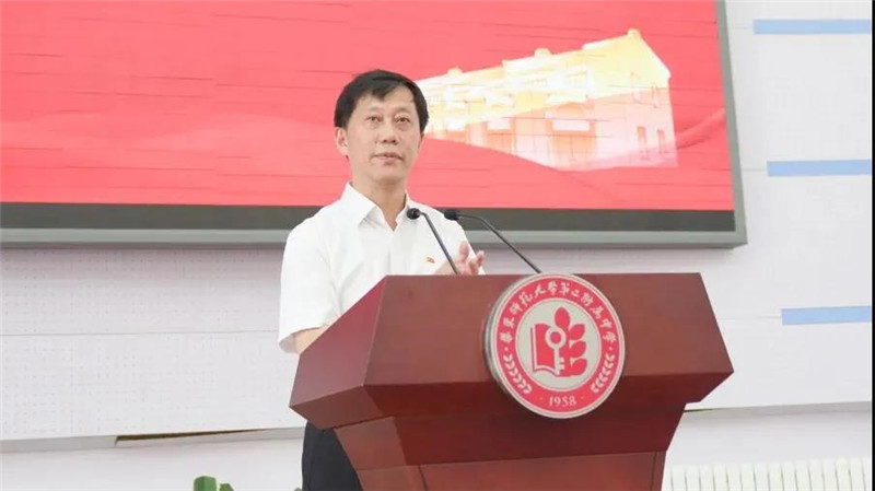 丁晓强，引领新时代的杰出领导者，丁晓强，新时代杰出领导者的典范
