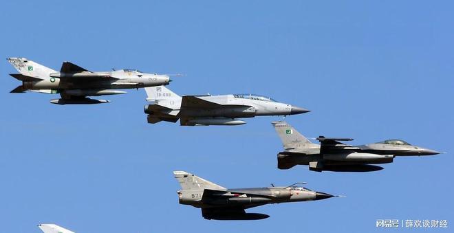 J10是重型战斗机吗？——探究中国空军的杰出代表，J10重型战斗机，中国空军的杰出代表探究