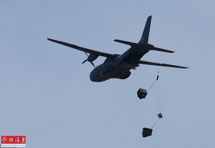 运-20空投装甲车,空中力量的崭新篇章,运-20空投装甲车,空中力量新篇章启动