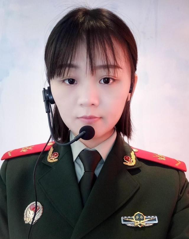 女兵好看的多吗？——探讨女性军人的魅力与形象，女性军人的魅力与形象，探讨女兵颜值的多元展现