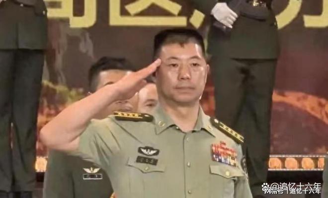祁发宝资历章图片，揭示英雄背后的荣耀与历程，祁发宝资历章揭示英雄荣耀与历程，背后的故事令人动容