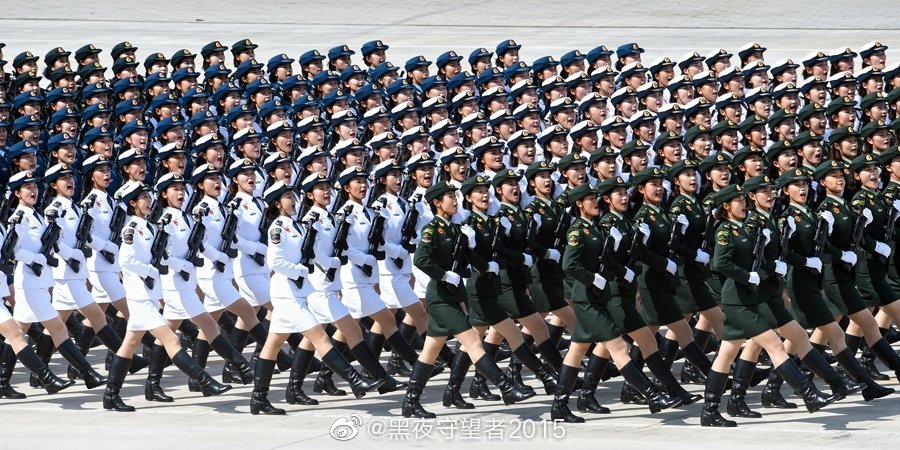 大阅兵中的女兵方队，坚韧与美丽的完美融合，大阅兵中的女兵方队，坚韧与美丽并存的风采展示