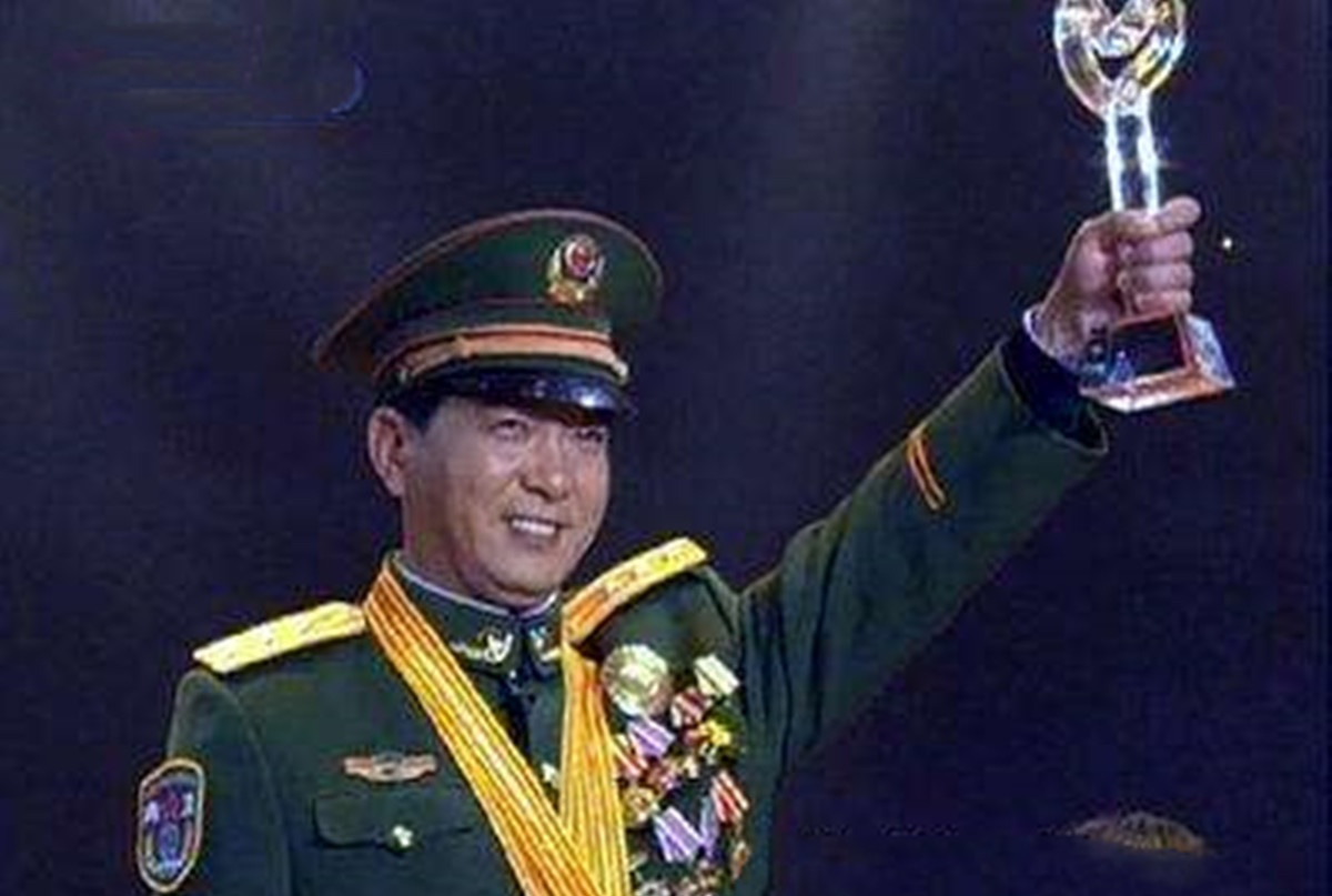 丁晓兵现状，从军人到商界的卓越领导者，丁晓兵，从军人到商界领袖的卓越转变之路