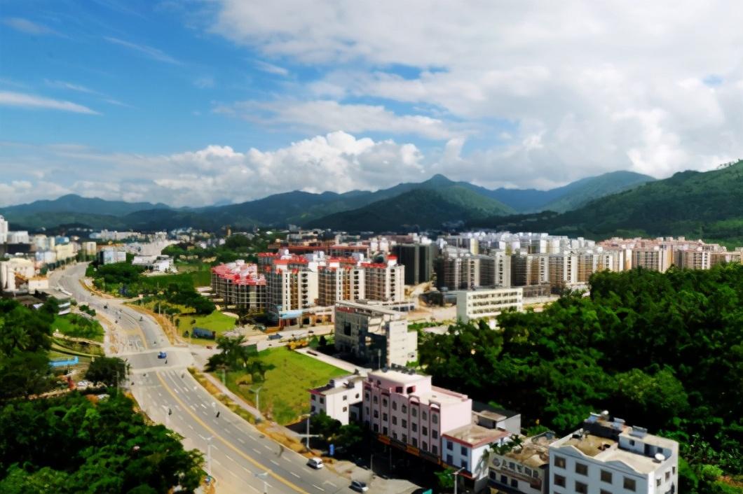 海南岛面积与人口概况，海南岛面积与人口概况简介