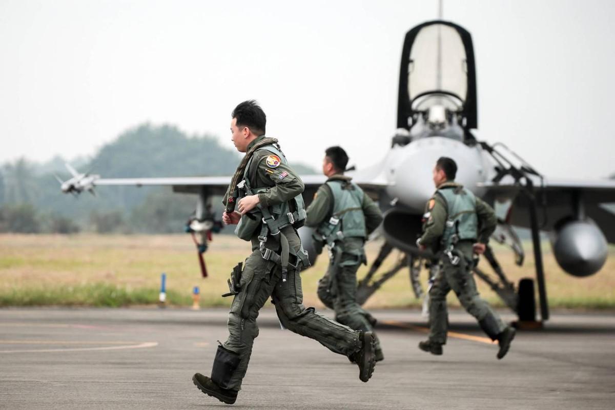 揭秘中国新一代战斗机——Jing-12战斗机的独特魅力，揭秘中国新一代战斗机Jing-12的独特风采
