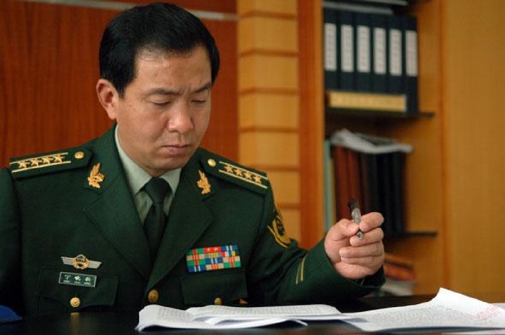 丁晓兵的妻子是谁，一段感人至深的爱情故事，丁晓兵妻子揭秘，一段感人至深的爱情故事