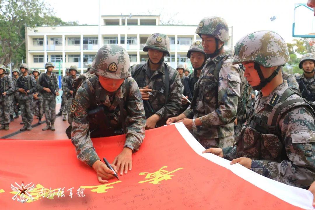 香港观看阅兵，荣耀与自豪的时刻，香港观看阅兵，荣耀与自豪的共鉴时刻