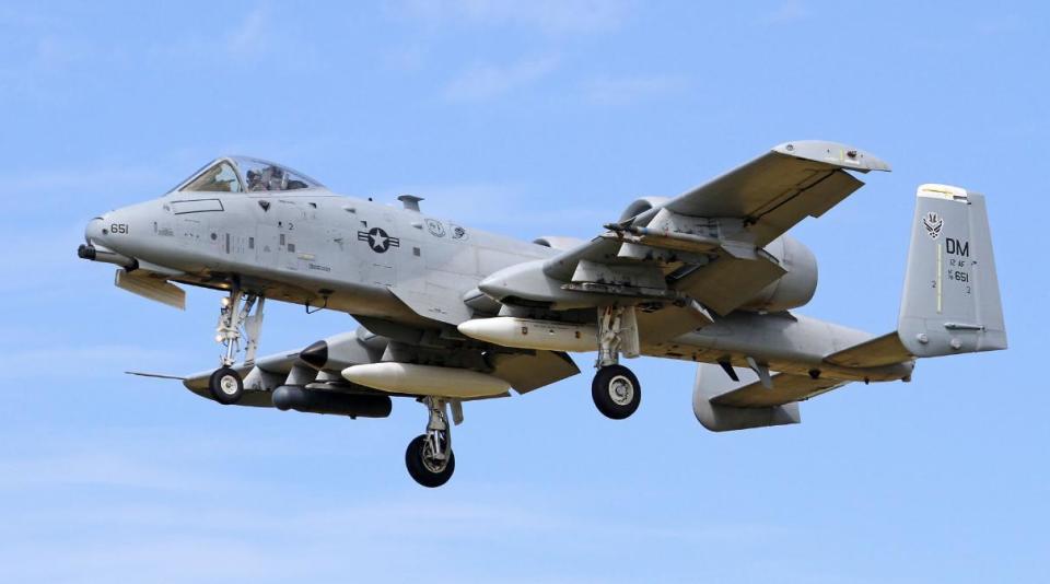 美国A-10攻击机特点深度解析,美国A-10攻击机的独特性能深度剖析