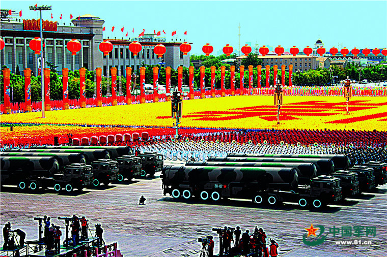 2009国庆阅兵指挥，铁血丹心的壮丽篇章，铁血丹心篇章，国庆阅兵指挥揭秘