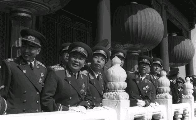 军团与兵团的区别，组织形态与战略运用的差异，军团与兵团差异解析，组织形态与战略运用的对比研究