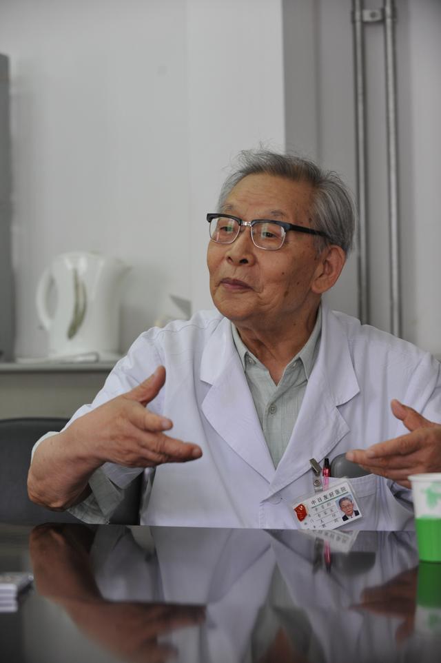 七一勋章有物质奖励吗,荣誉与物质并重,七一勋章,荣誉与物质奖励并重