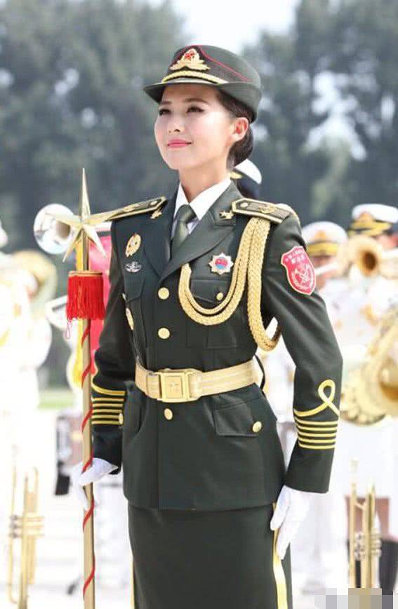 国庆阅兵惊艳亮相的女兵——她们的名字与故事，国庆阅兵中的女兵风采，名字与故事揭秘