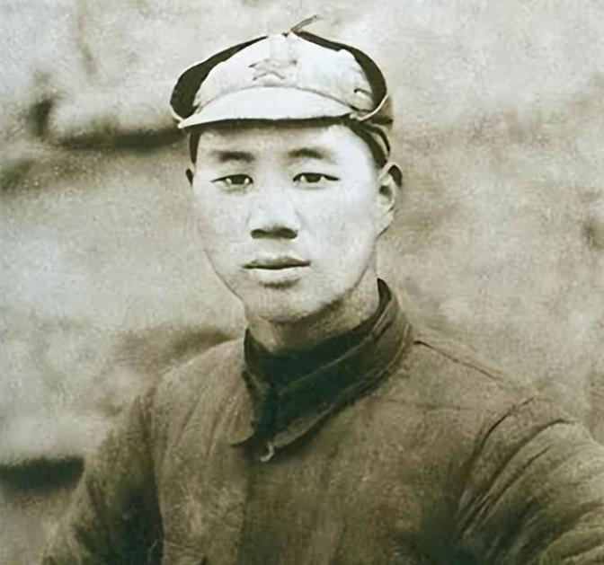 白求恩医疗方队与女兵方队在训练场地的辉煌篇章，白求恩医疗方队与女兵方阵，训练场上的荣耀篇章