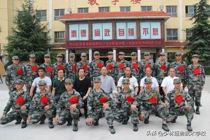 中国女特种兵在战场上的非凡勇气,生育挑战与坚韧精神,中国女特种兵,战场上的勇气、生育挑战与坚韧精神