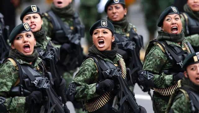 世界阅兵大典，高清图片大全，全球阅兵大典精彩瞬间，高清图片集萃
