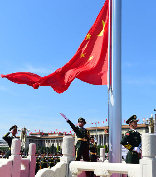 历任国旗擎旗手名单，荣耀与传承的见证者，荣耀与传承的见证者，历任国旗擎旗手名单
