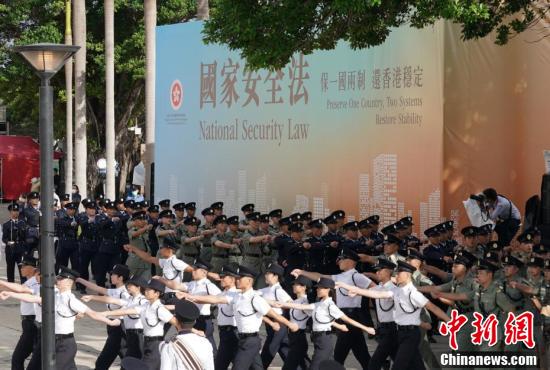 国安法出台后的实施效果，捉拿涉案人员的数量及其影响，国安法实施效果概览，涉案人员捉拿数量及其深远影响
