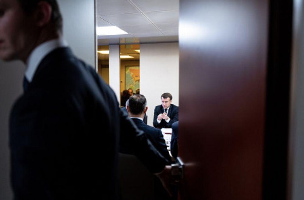 意大利女国防部长签字原图,揭示背后的故事与意义,意大利女国防部长签字背后的故事与深意揭秘