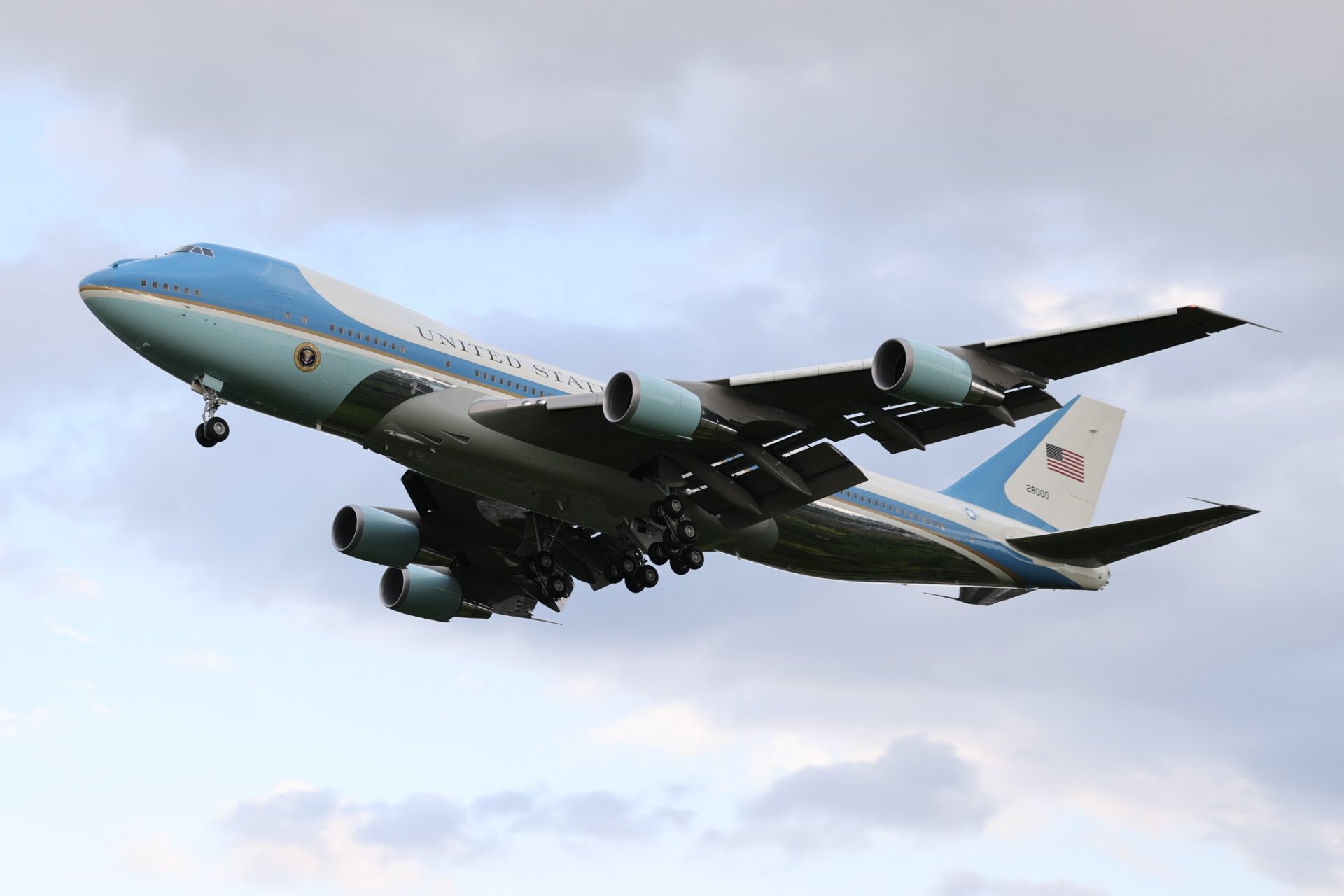 中国空军一号与美国空军一号，空中力量的对比与探析，中国与美国空军一号，空中力量对比与探析