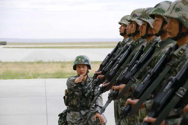 印度人对朱日和阅兵视频的深度评论，印度观众对朱日和阅兵视频的深度解读与反响