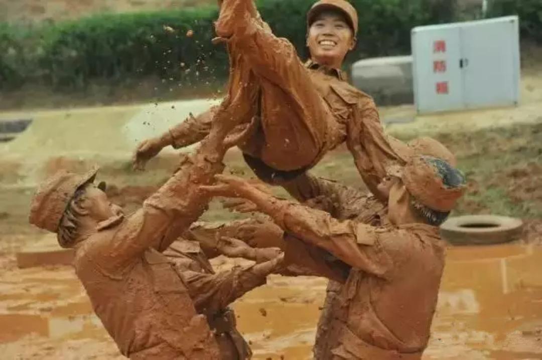 中国武警女子特战队，时代的荣光与力量的象征，中国武警女子特战队，时代荣光与力量典范