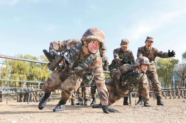 新兵连训练时长变革，从六个月看现代化军事建设的步伐，新兵连训练时长变革，现代化军事建设步伐下的六个月训练新篇章