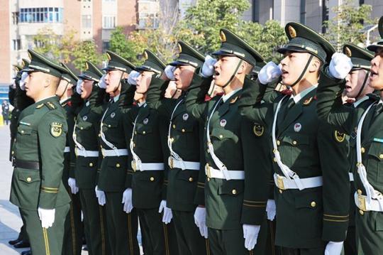 武警与解放军衣服，审美视角下的探讨，审美视角下的武警与解放军服饰探讨