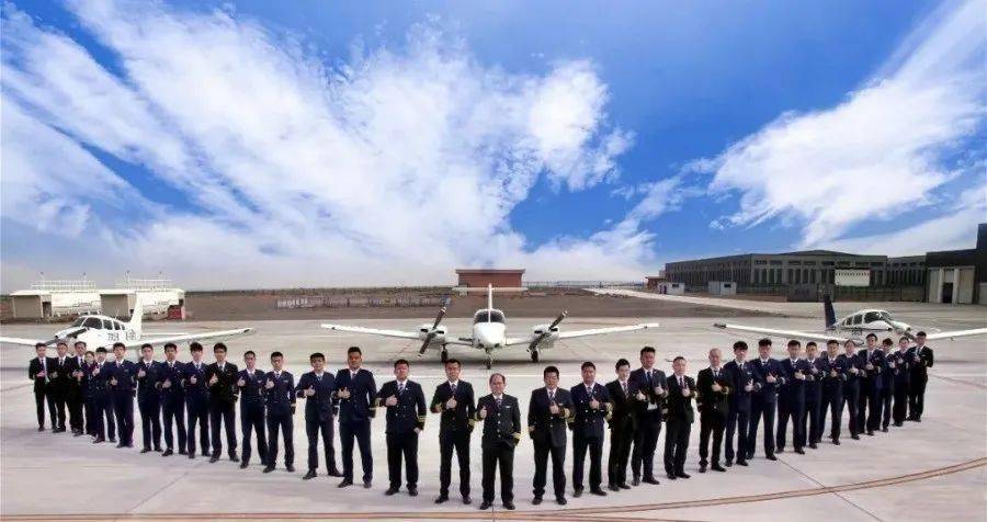 中国飞行学院，培育飞行人才的摇篮，中国飞行学院，飞行人才的摇篮