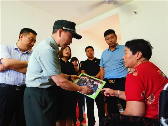 中国第一特种兵侯国领，铁血丹心的荣耀征途，中国特种兵侯国领，铁血征途的荣耀之路