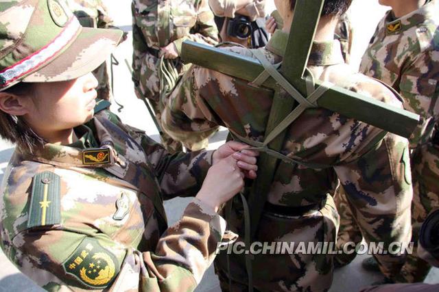 女兵扎军用武装带，力量与荣耀的象征，女兵扎军用武装带，力量与荣耀的彰显