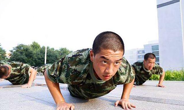 当兵一般训练什么内容，当兵训练概览，军事技能与体能锻炼并行