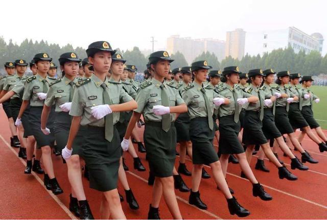 部队女兵服装,展现力量与荣耀的象征,部队女兵服装,力量与荣耀的彰显
