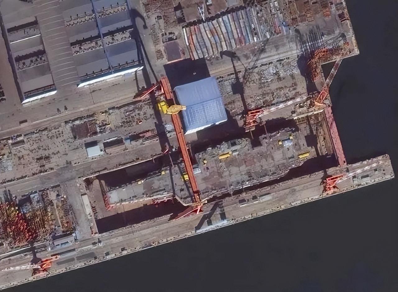中国海军新里程碑，003航母下水仪式隆重举行，中国海军新里程碑，003航母下水仪式盛大举行