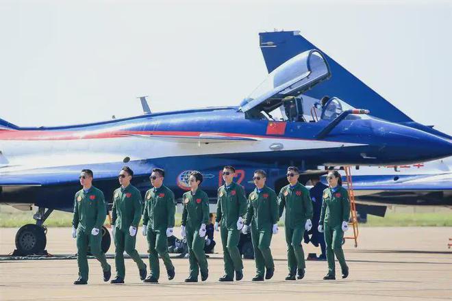 中国空军飞行员数量及其影响，中国空军飞行员数量及其影响力探究