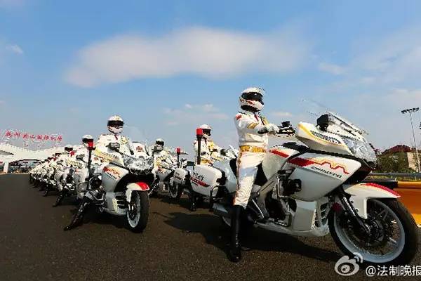 国宾护卫队隆重迎接马克龙总统访华，马克龙总统访华，国宾护卫队隆重迎接