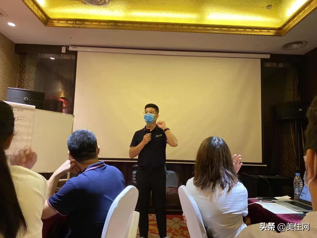 徐云鹏，一位引领时代的杰出人物，徐云鹏，时代引领者的杰出风采