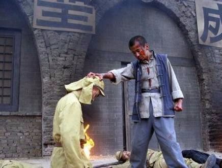 裤裆藏手雷，一部揭示战争与人性的电视剧，裤裆藏手雷，战争与人性的深度剖析