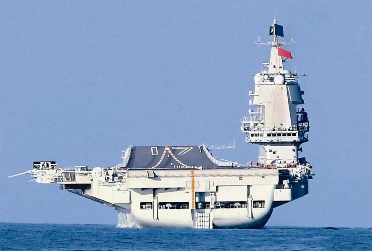 辽宁舰舰长的故事，铁血丹心铸军魂，辽宁舰舰长铁血铸军魂，丹心铸魂的传奇故事