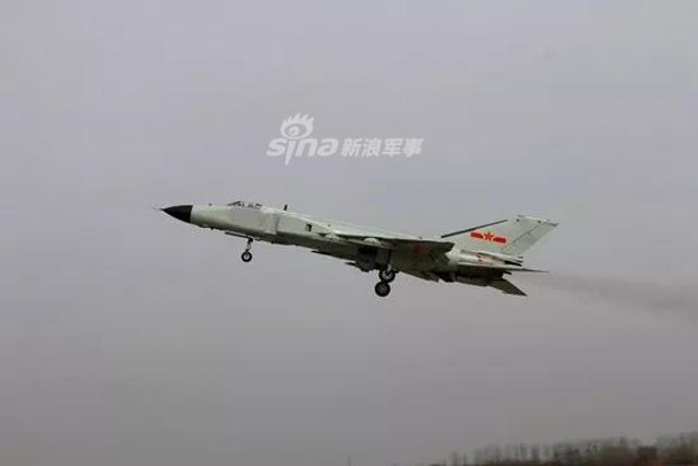 空警200飞行系统，飞行员需求与职责分析，空警200飞行系统，飞行员需求与职责深度解析