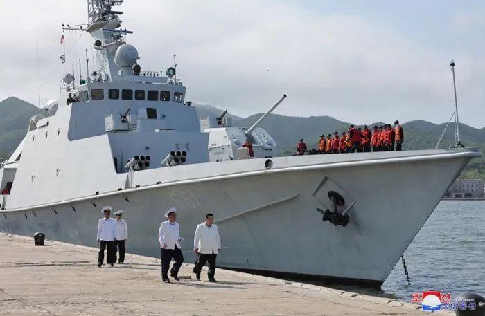 中国海军军舰访问朝鲜纪实，珍贵的图片回顾，中国海军军舰访问朝鲜纪实，珍贵图片回顾